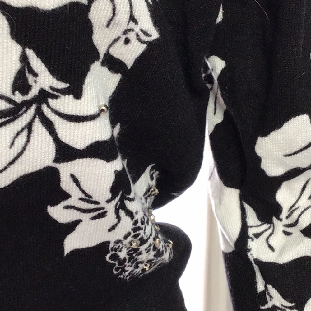 Sweater Set - image 6